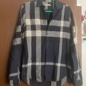 Is a nice everyday shirt. Almost like new. Only been wearing like 5 times